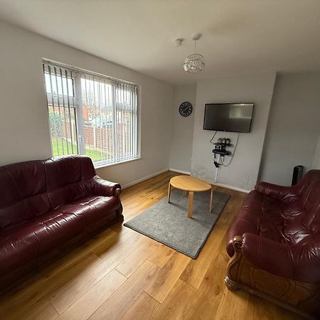 Cosy Home Near Nec, Bhx Bullring & Solihull Бирмингем Экстерьер фото